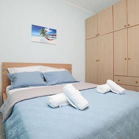 Blue Deluxe Apartment Kallithea  エクステリア 写真