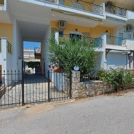 Blue Deluxe Apartment Kallithea  エクステリア 写真