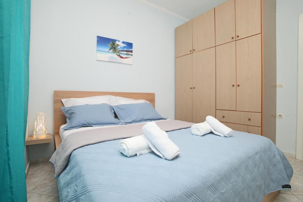 Blue Deluxe Apartment Kallithea  エクステリア 写真